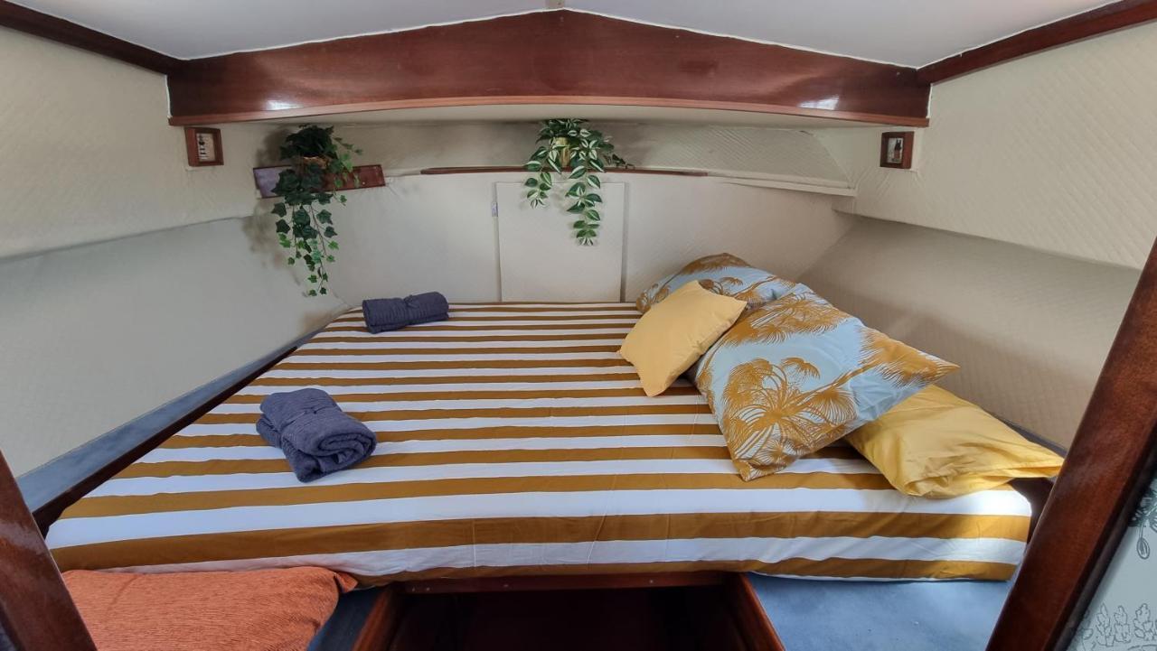 Charming Boat House In Barcelona With Big Terrace And Solarium Hotell Sant Adria de Besos Eksteriør bilde