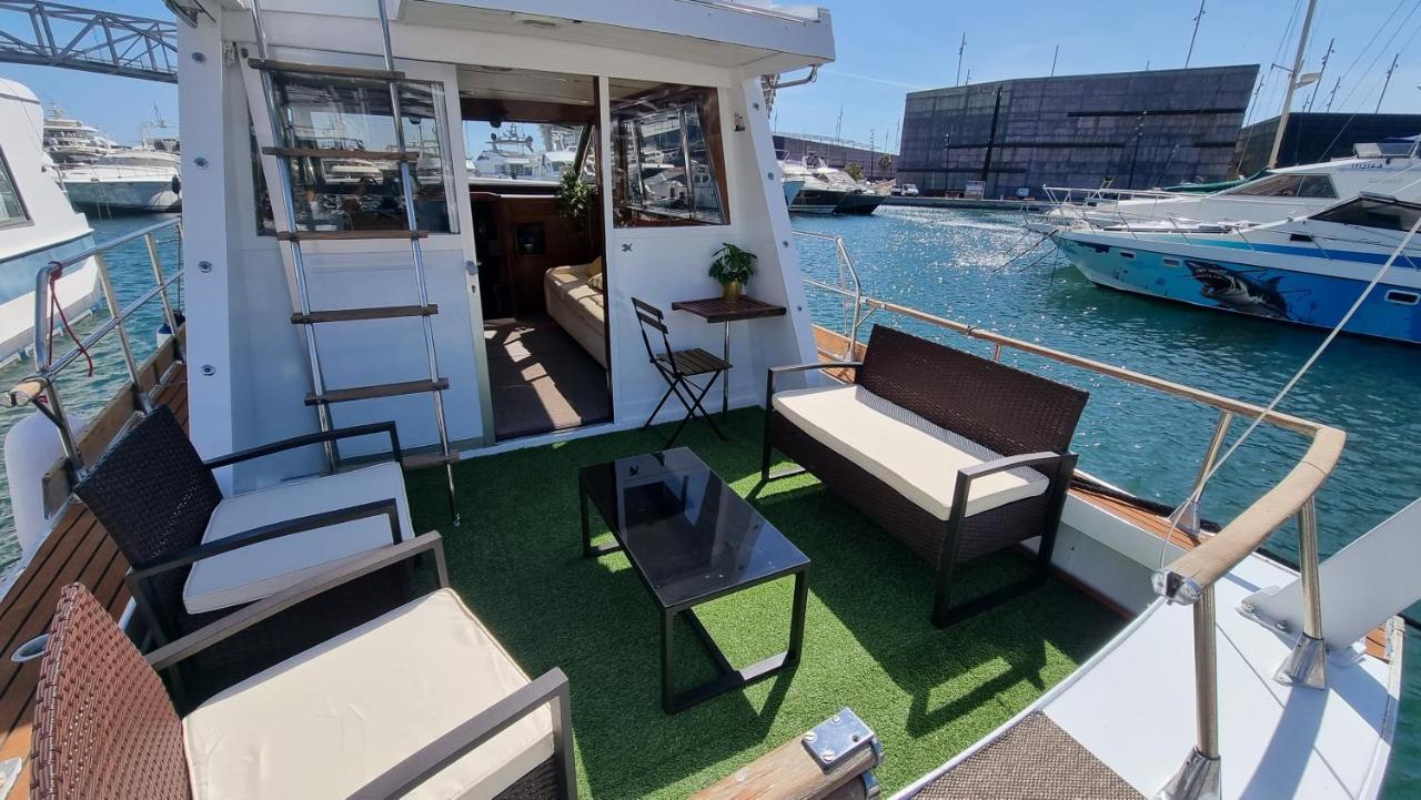 Charming Boat House In Barcelona With Big Terrace And Solarium Hotell Sant Adria de Besos Eksteriør bilde