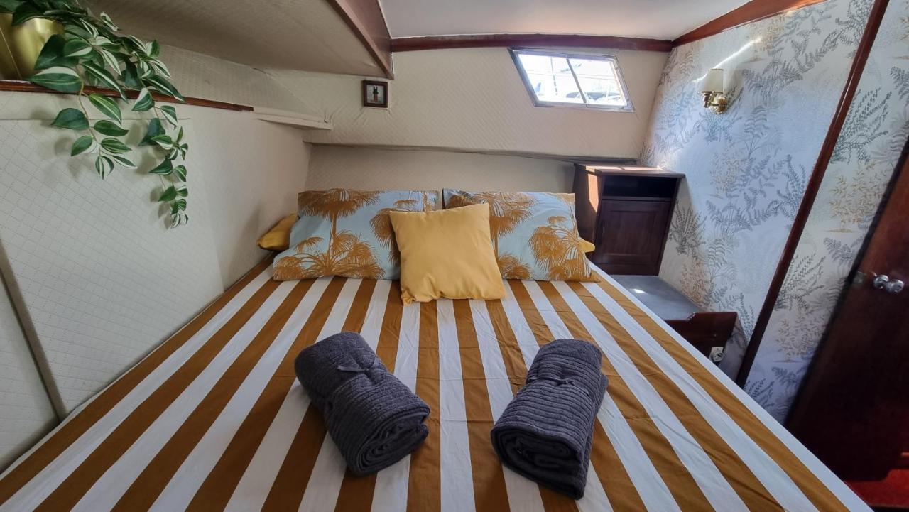 Charming Boat House In Barcelona With Big Terrace And Solarium Hotell Sant Adria de Besos Eksteriør bilde