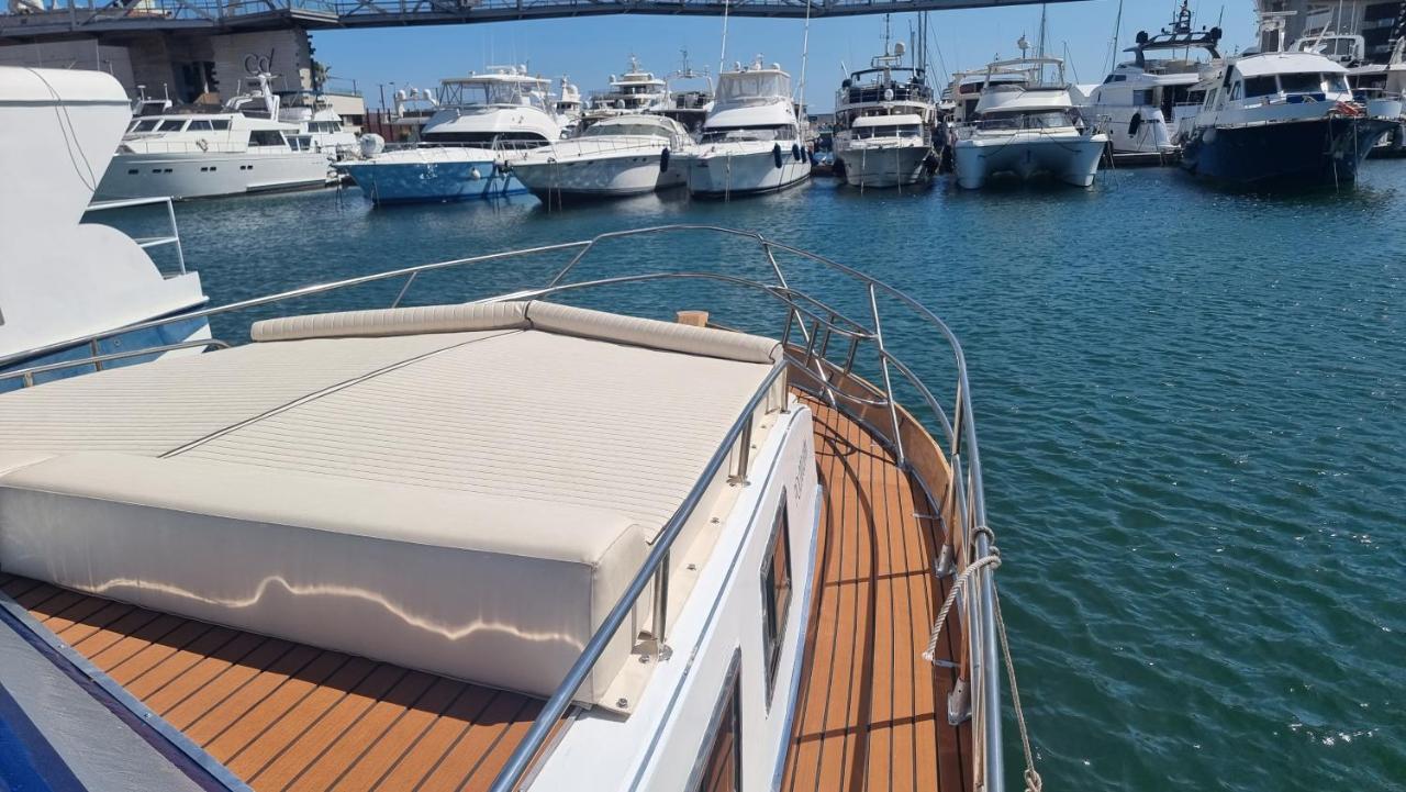 Charming Boat House In Barcelona With Big Terrace And Solarium Hotell Sant Adria de Besos Eksteriør bilde