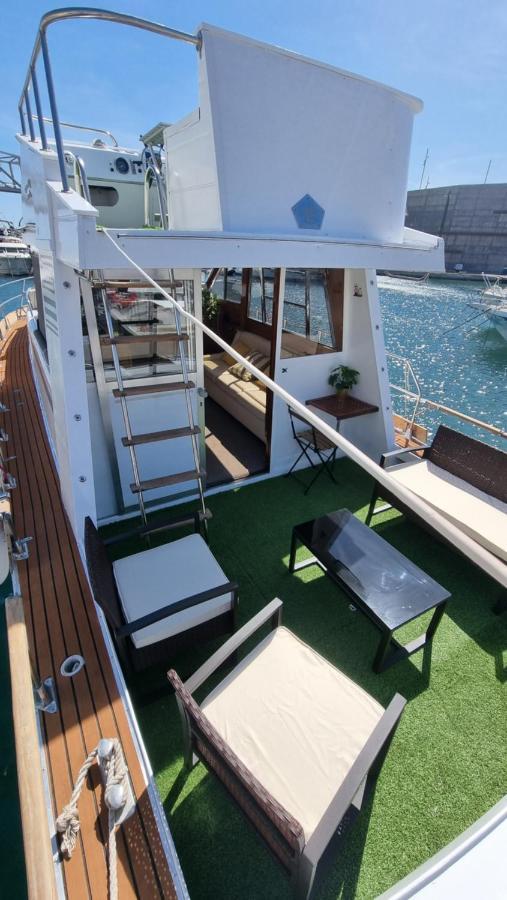 Charming Boat House In Barcelona With Big Terrace And Solarium Hotell Sant Adria de Besos Eksteriør bilde