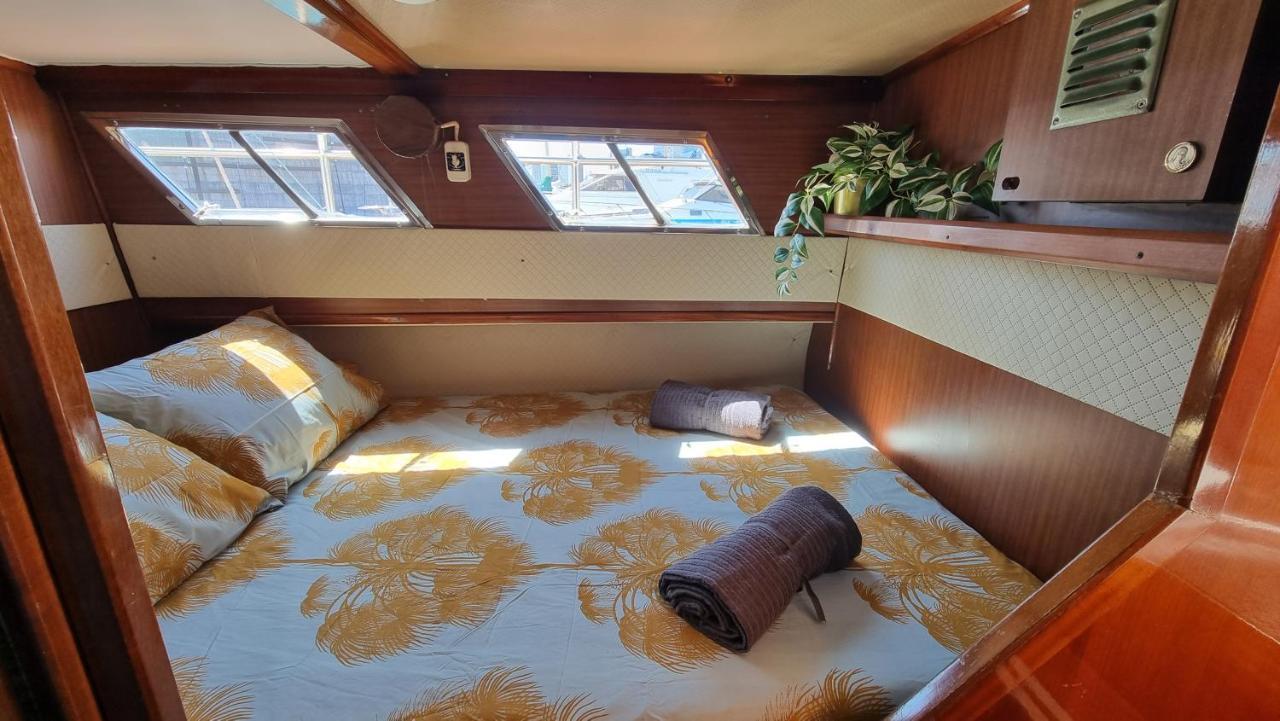 Charming Boat House In Barcelona With Big Terrace And Solarium Hotell Sant Adria de Besos Eksteriør bilde