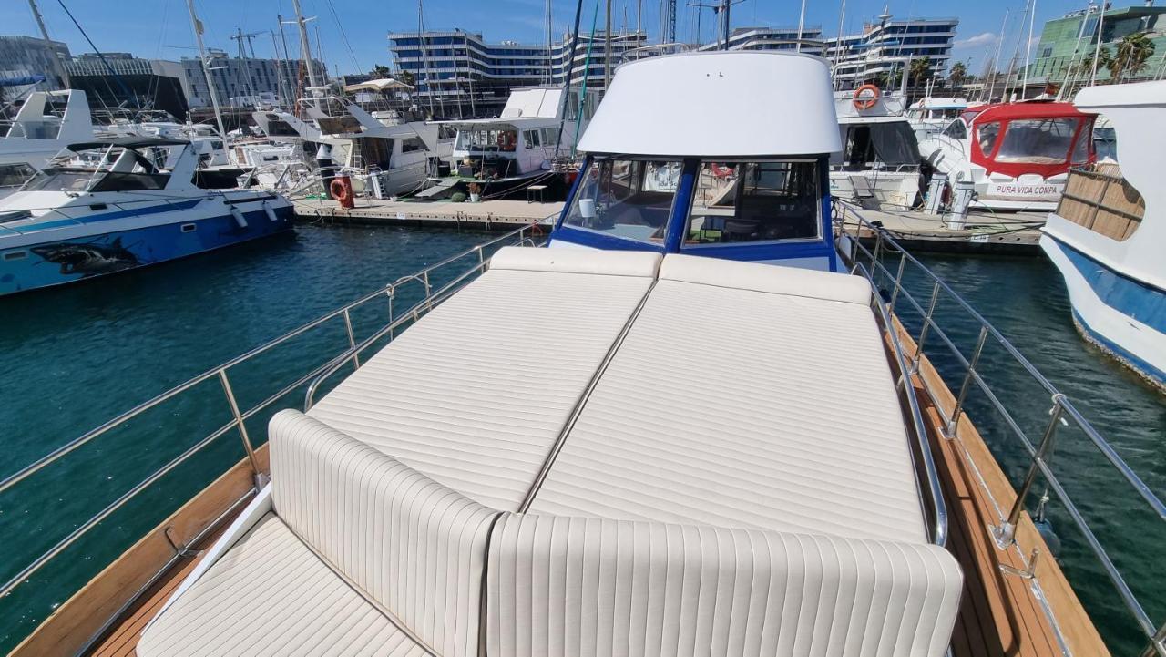 Charming Boat House In Barcelona With Big Terrace And Solarium Hotell Sant Adria de Besos Eksteriør bilde