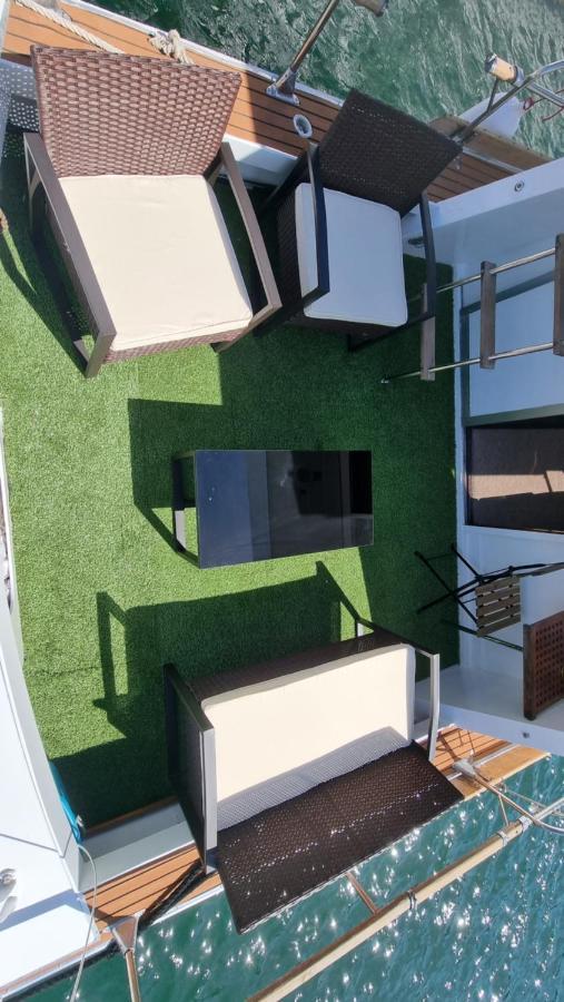 Charming Boat House In Barcelona With Big Terrace And Solarium Hotell Sant Adria de Besos Eksteriør bilde