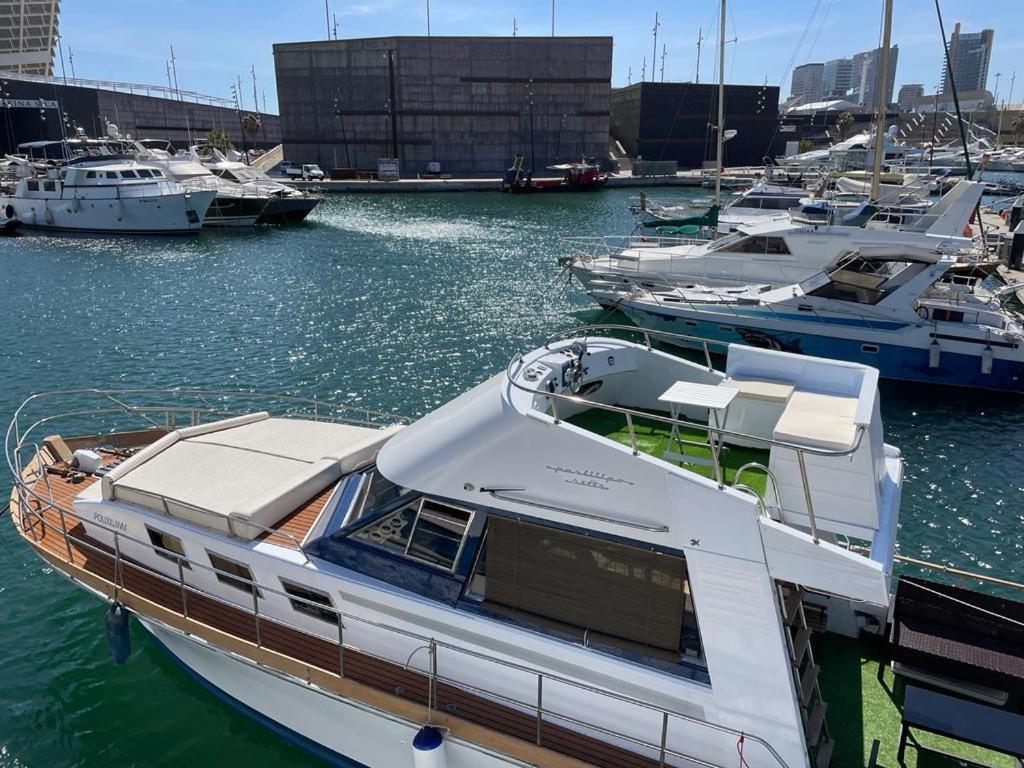 Charming Boat House In Barcelona With Big Terrace And Solarium Hotell Sant Adria de Besos Eksteriør bilde