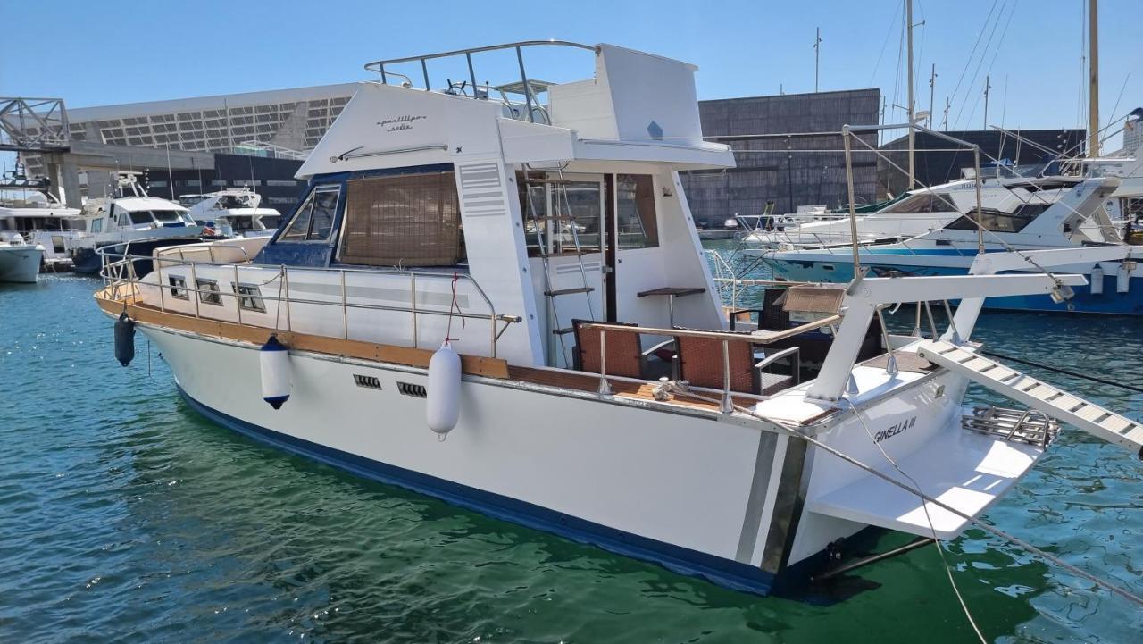 Charming Boat House In Barcelona With Big Terrace And Solarium Hotell Sant Adria de Besos Eksteriør bilde